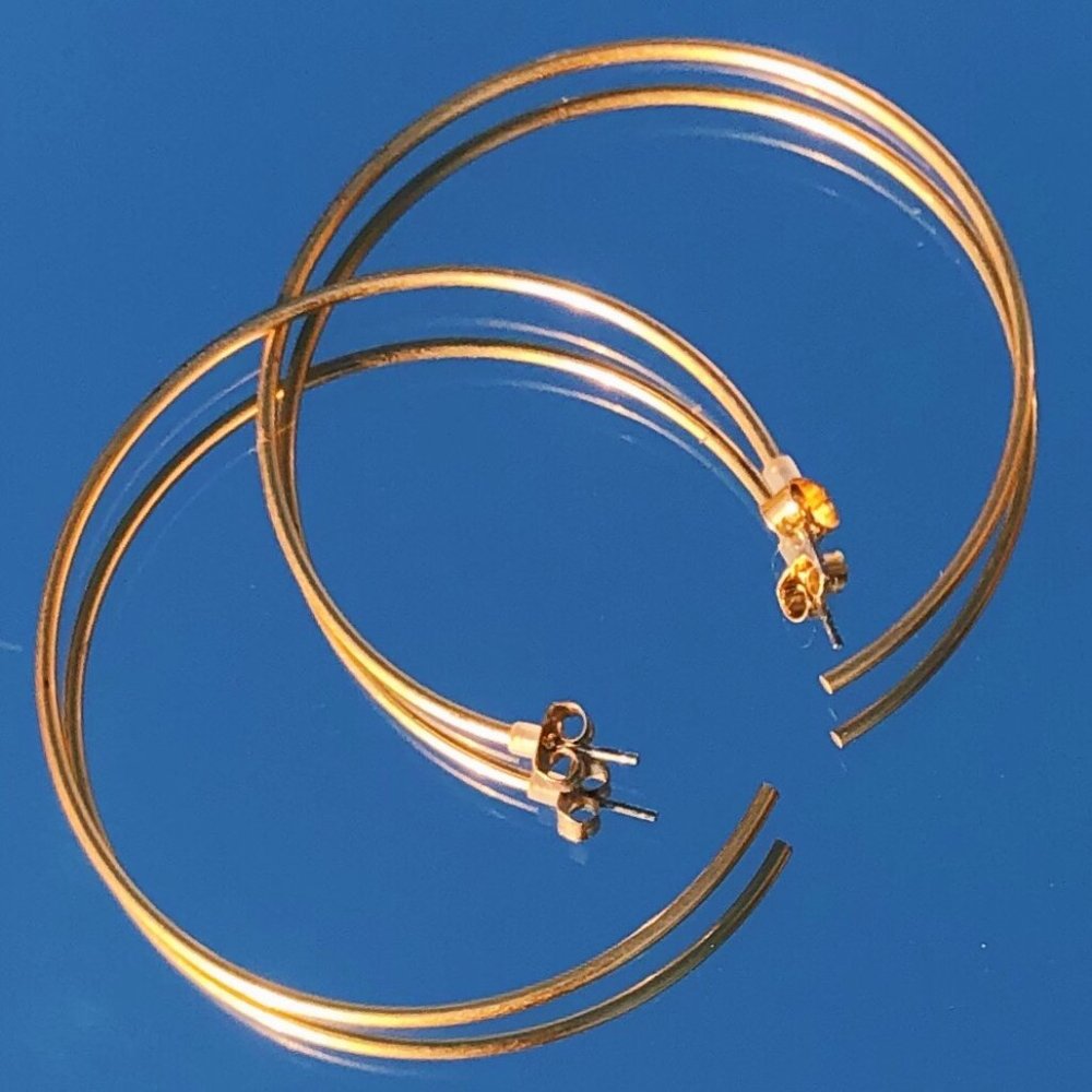 GOLD HOOP EARRINGS☀️